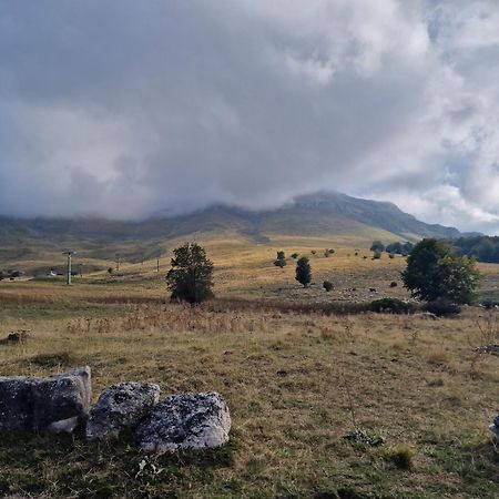 La Tana Del Capriolo Appartement Prati di Tivo Buitenkant foto