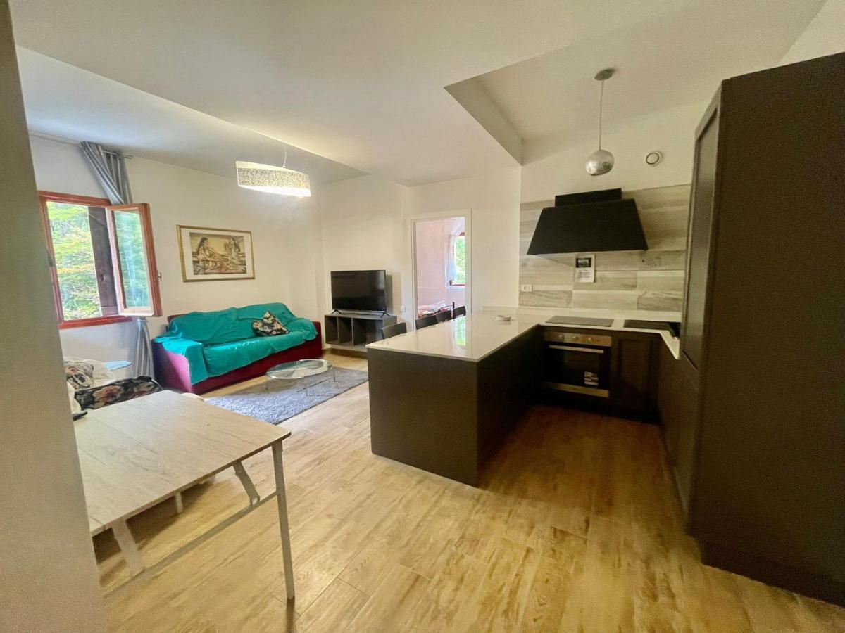 La Tana Del Capriolo Appartement Prati di Tivo Buitenkant foto