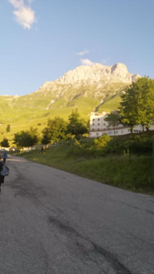 La Tana Del Capriolo Appartement Prati di Tivo Buitenkant foto