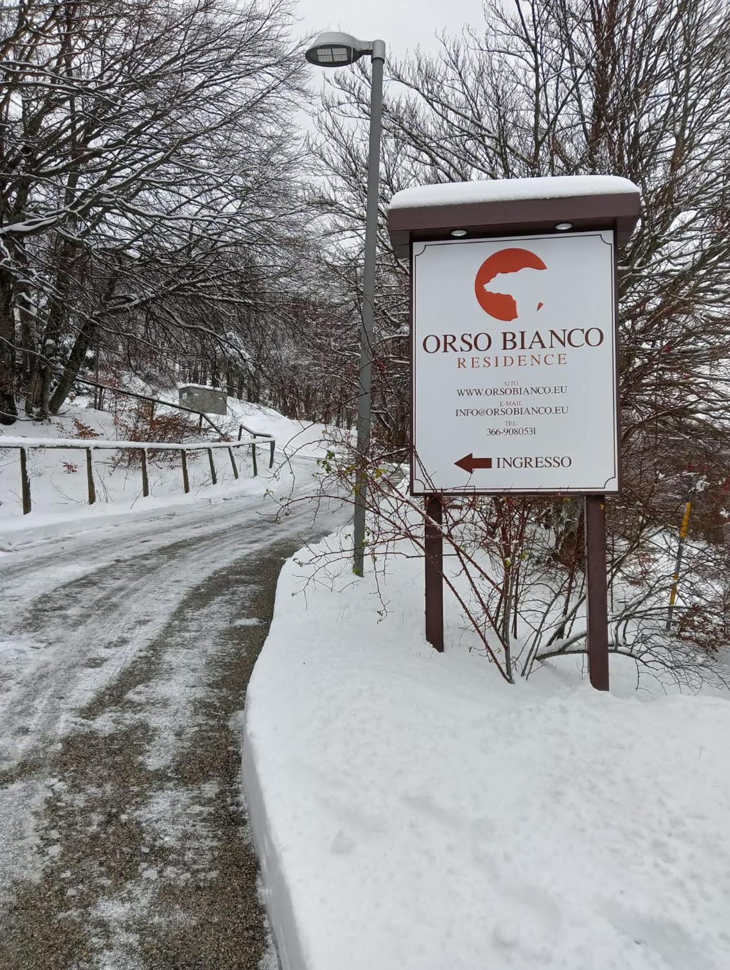 La Tana Del Capriolo Appartement Prati di Tivo Buitenkant foto